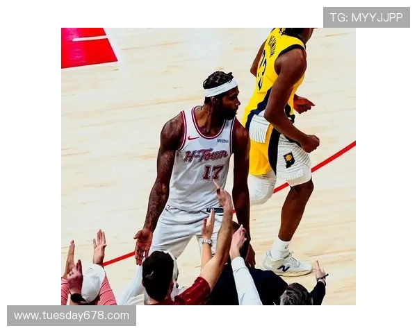 乌度卡换下37岁老将休息两分钟球队瞬间崩盘丢13分优势